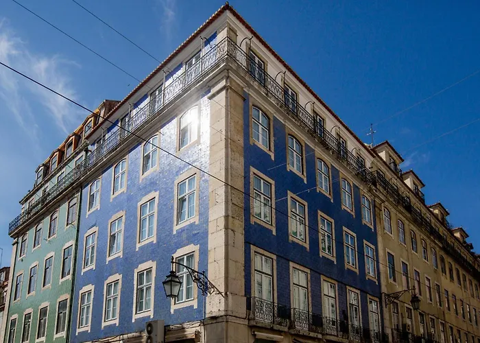 8 - Downtown Suites
