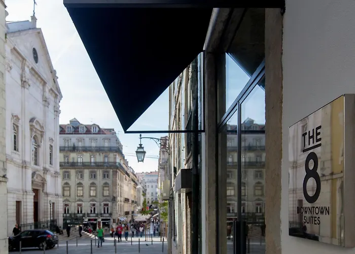 8 - Downtown Suites